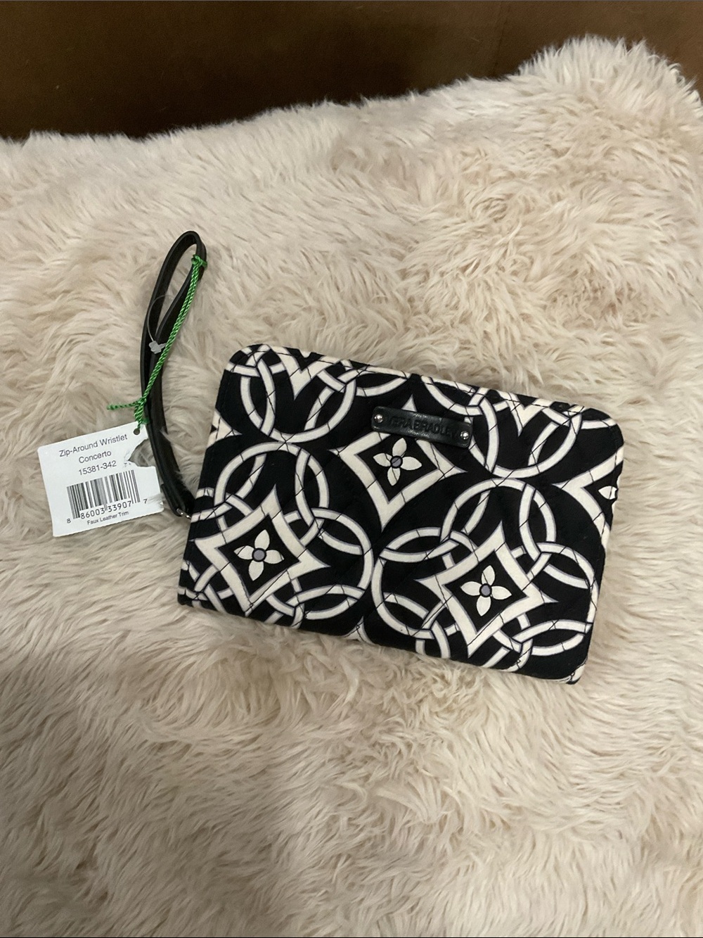 Vera Bradley Zip Around Concerto Wristlet NWT